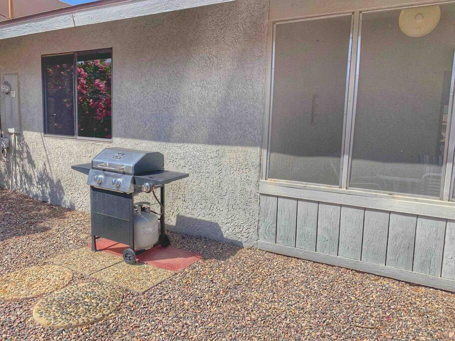 Desert Getaway - Centrally Located, Trail Access Steps Away! Lake Havasu City Dış mekan fotoğraf